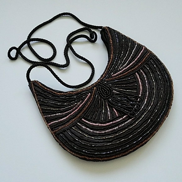 💥SALE💥BLACK KIDNEY SHAPED BEADED EVENING BAG - Picture 1 of 7